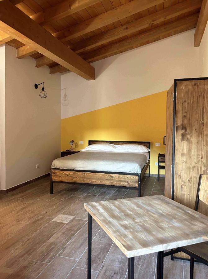 La Volpe Rossa Rooms And Apartments San Felice del Benaco Camera foto