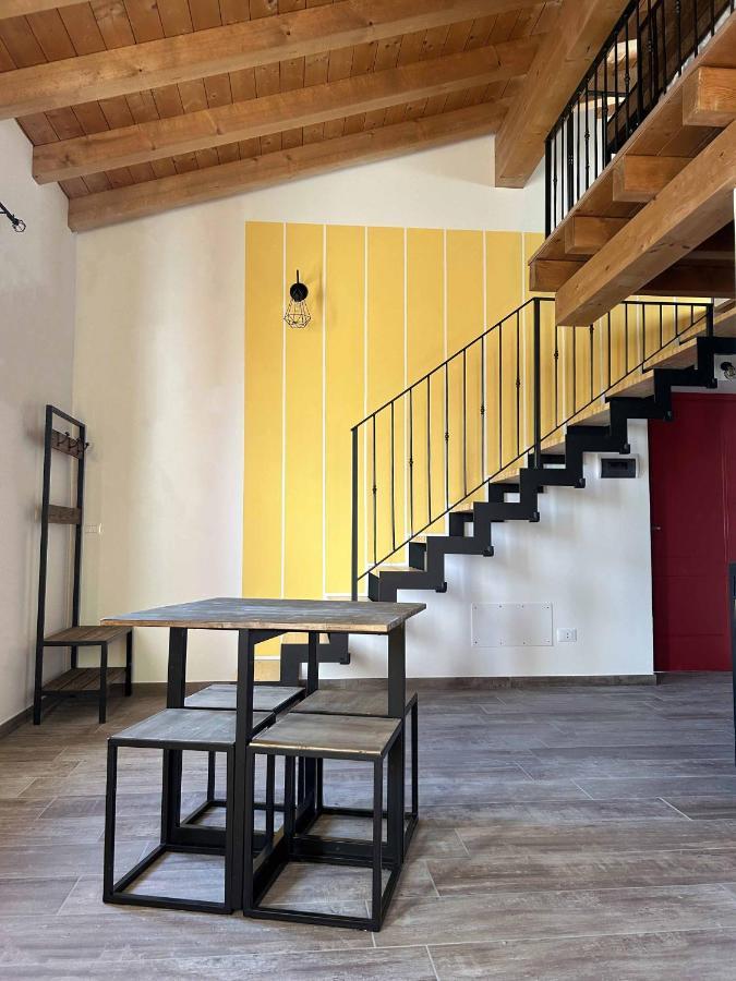 La Volpe Rossa Rooms And Apartments San Felice del Benaco Esterno foto